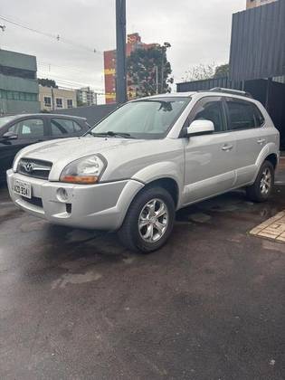 HYUNDAI TUCSON 2.0 MPFI GLS 16V 143CV 2WD FLEX 4P AUTOMÁTICO HYUNDAI TUCSON 2.0 MPFI GLS 16V 143CV 2WD FLEX 4P AUTOMÁTICO